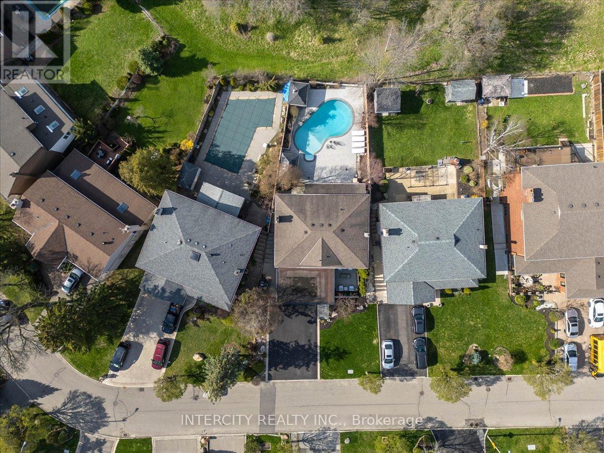 61 GOLFWOOD HEIGHTS - 3