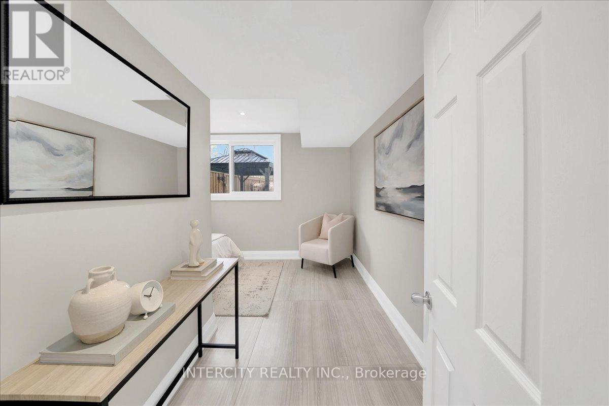 61 GOLFWOOD HEIGHTS - 39
