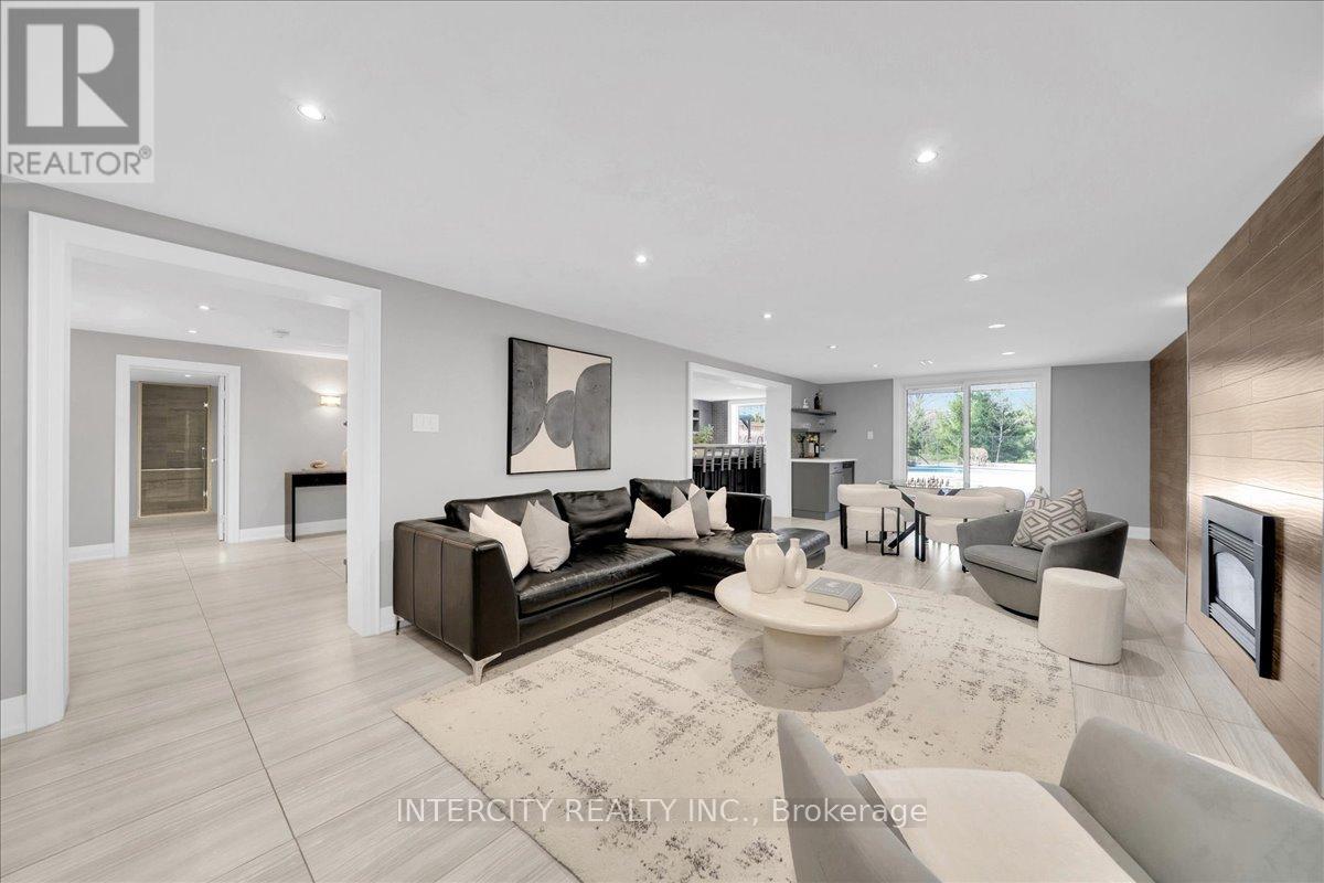 61 GOLFWOOD HEIGHTS - 41