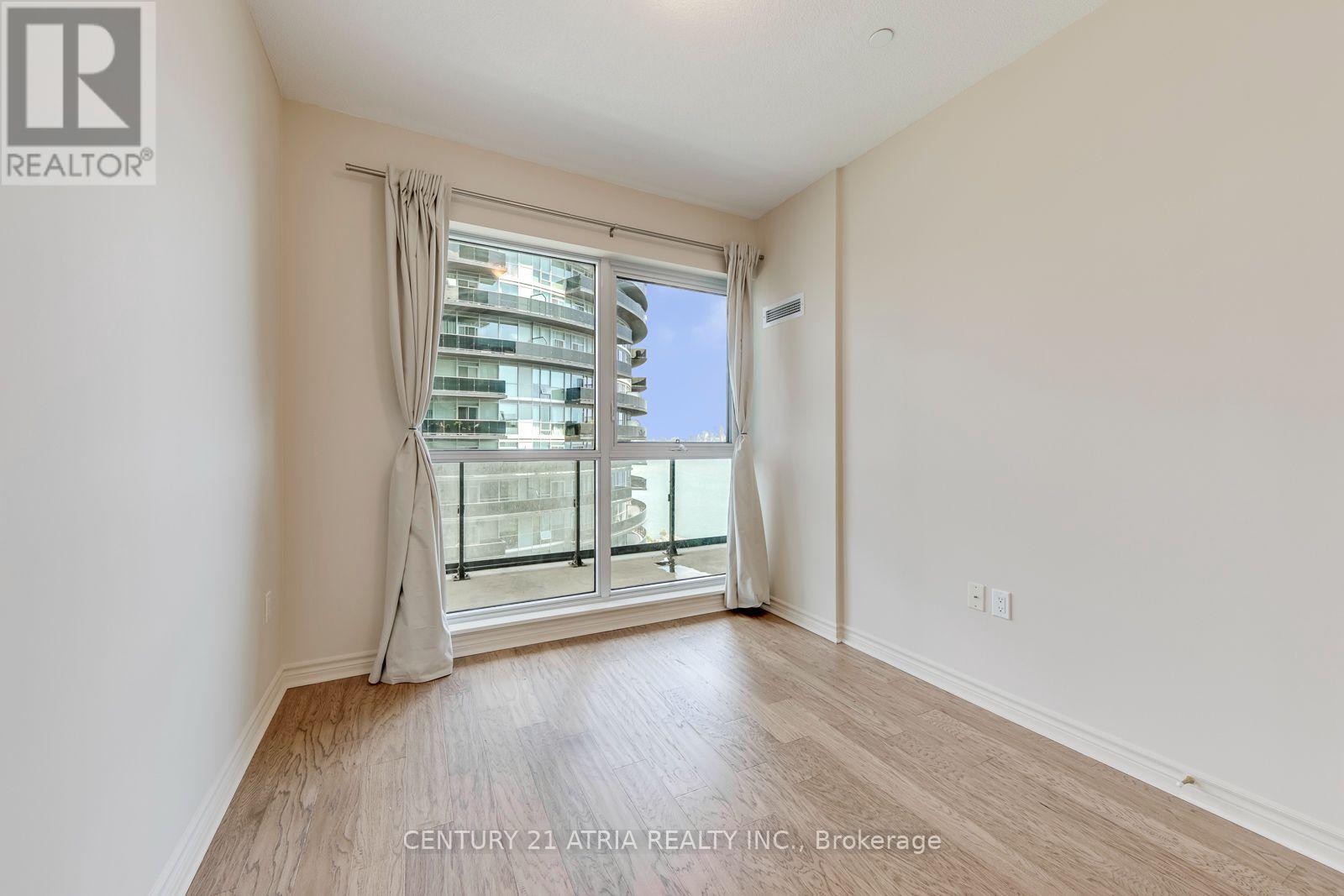 #1512 39 ANNIE CRAIG DRIVE - 14