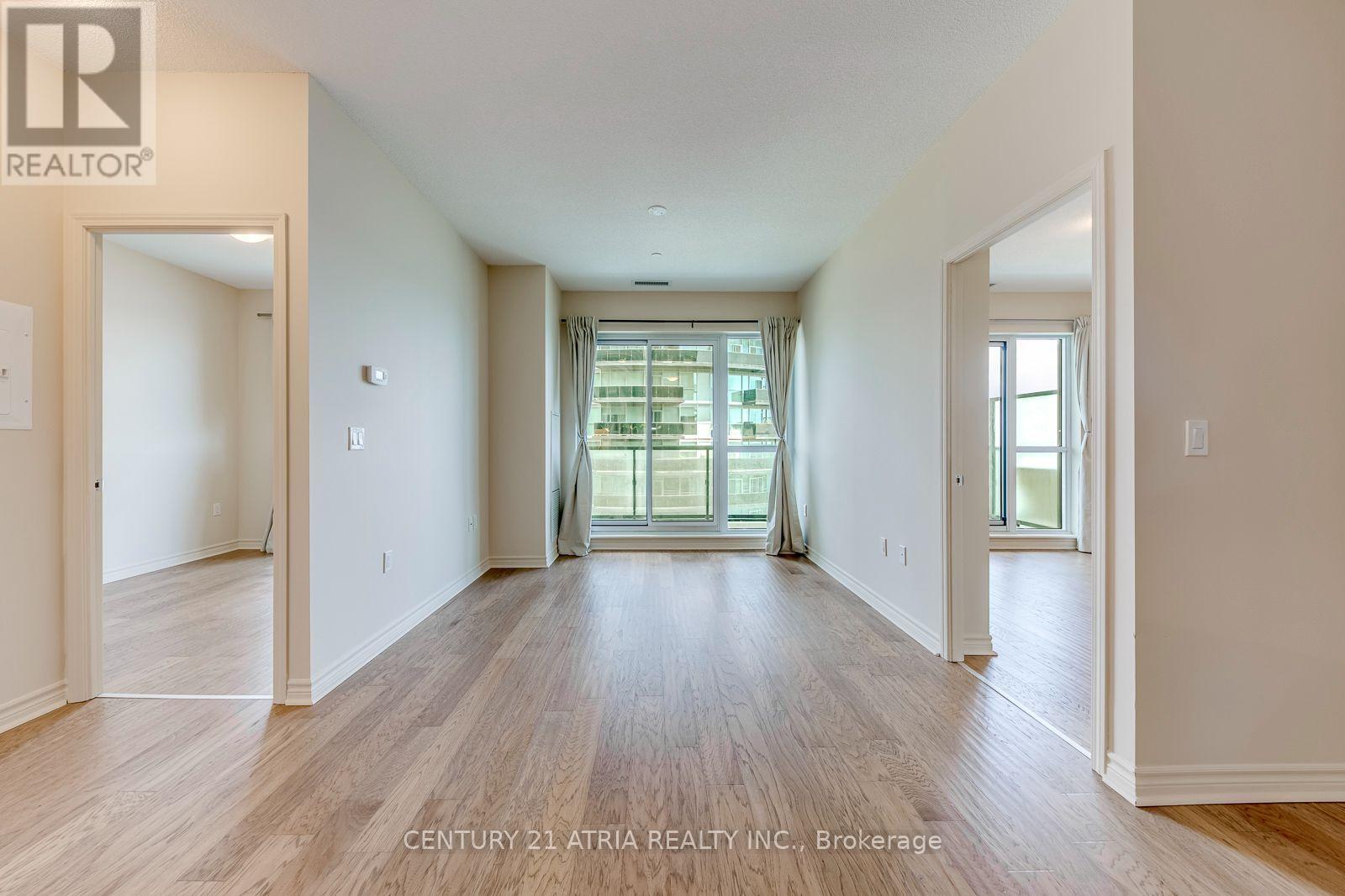 #1512 39 ANNIE CRAIG DRIVE - 2