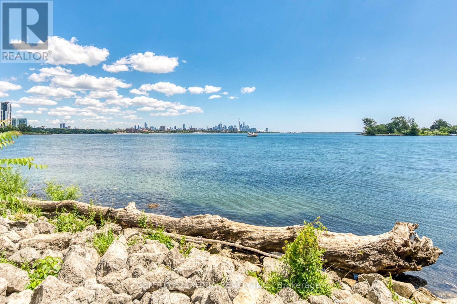 #1512 39 ANNIE CRAIG DRIVE - 26