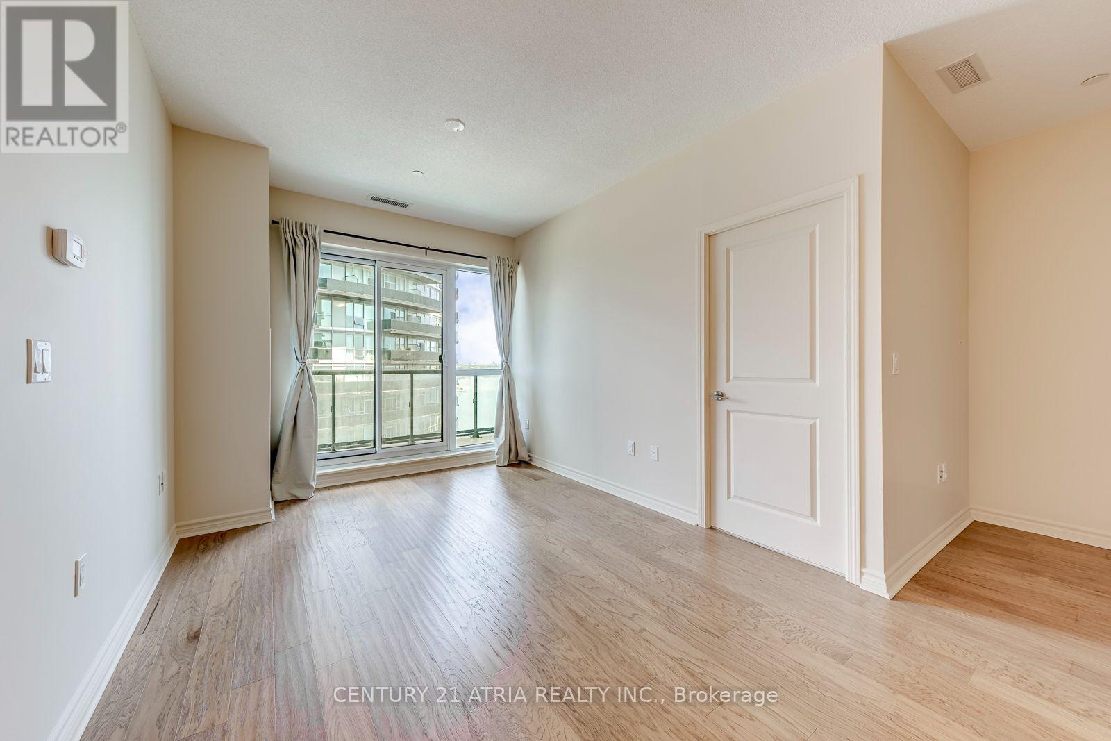 #1512 39 ANNIE CRAIG DRIVE - 3