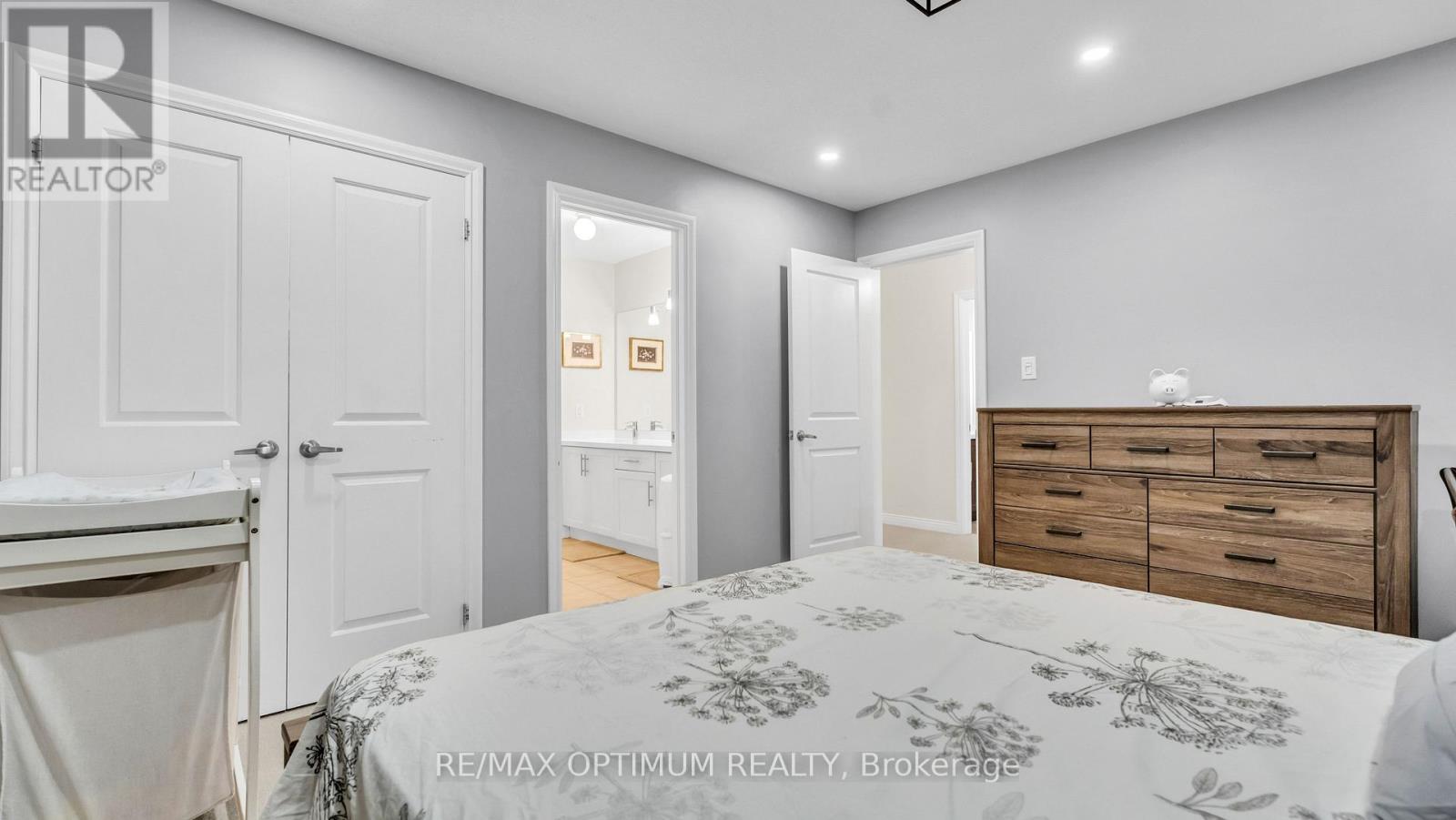 37 ISLAND GROVE - 28
