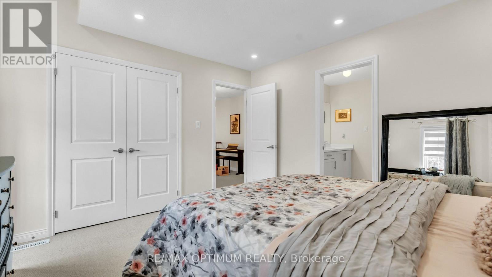 37 ISLAND GROVE - 32