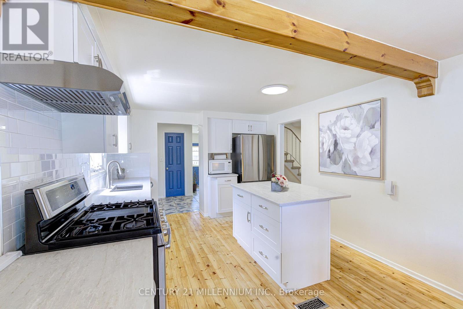 59 LEWIS CRESCENT - 15