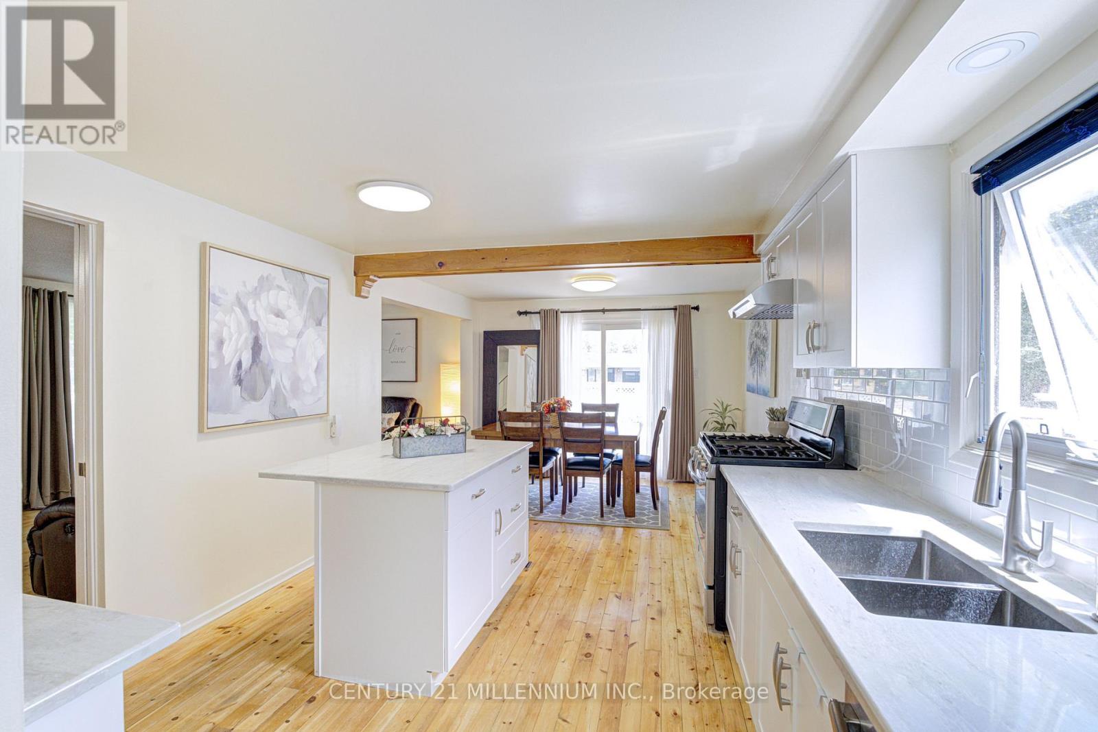 59 LEWIS CRESCENT - 18