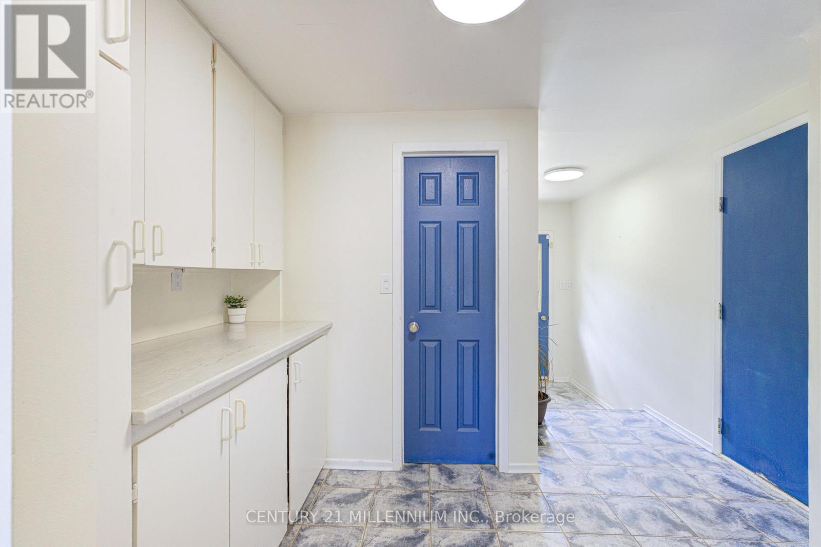 59 LEWIS CRESCENT - 20