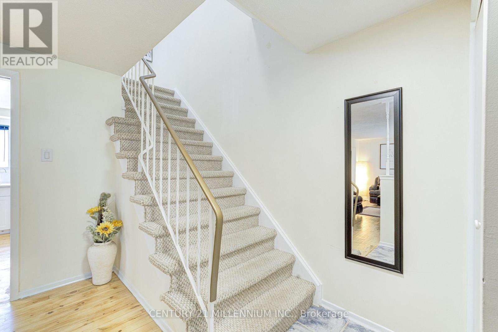 59 LEWIS CRESCENT - 22