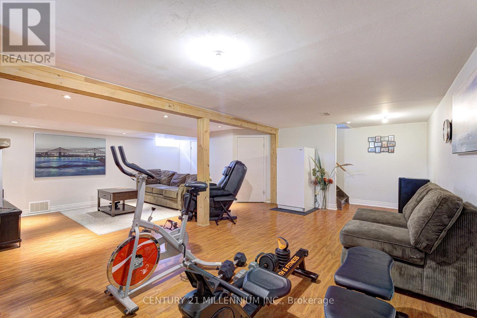 59 LEWIS CRESCENT - 33