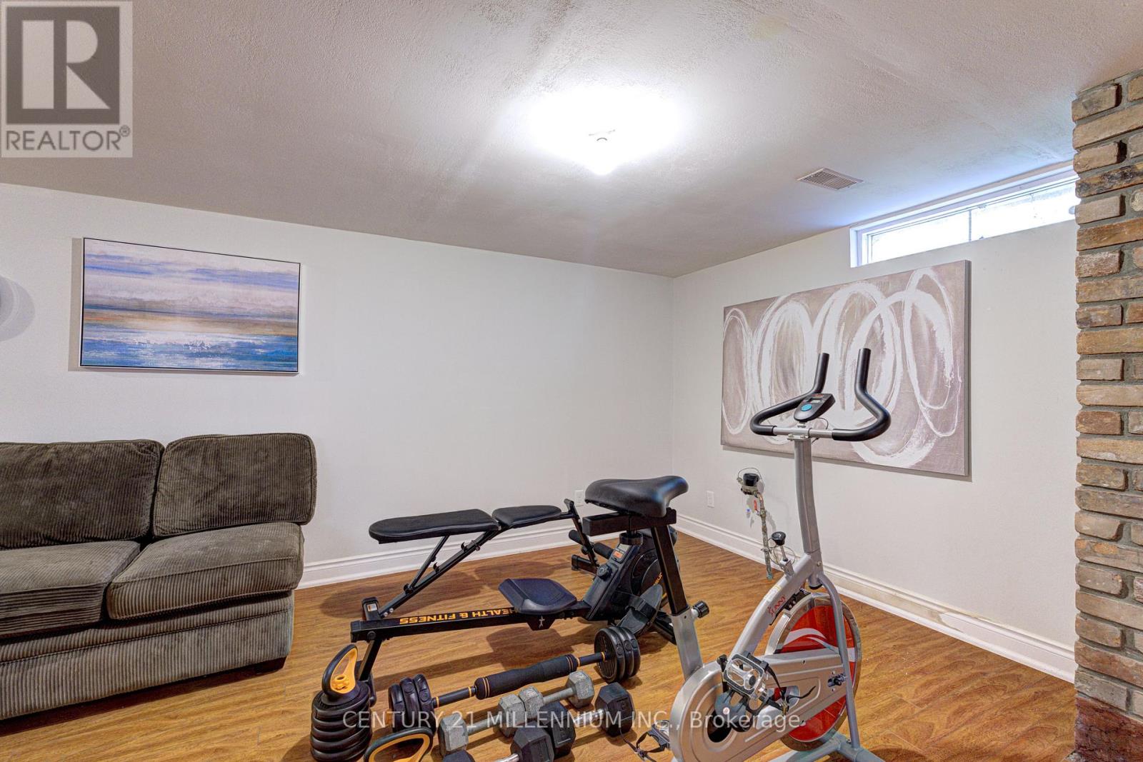 59 LEWIS CRESCENT - 35