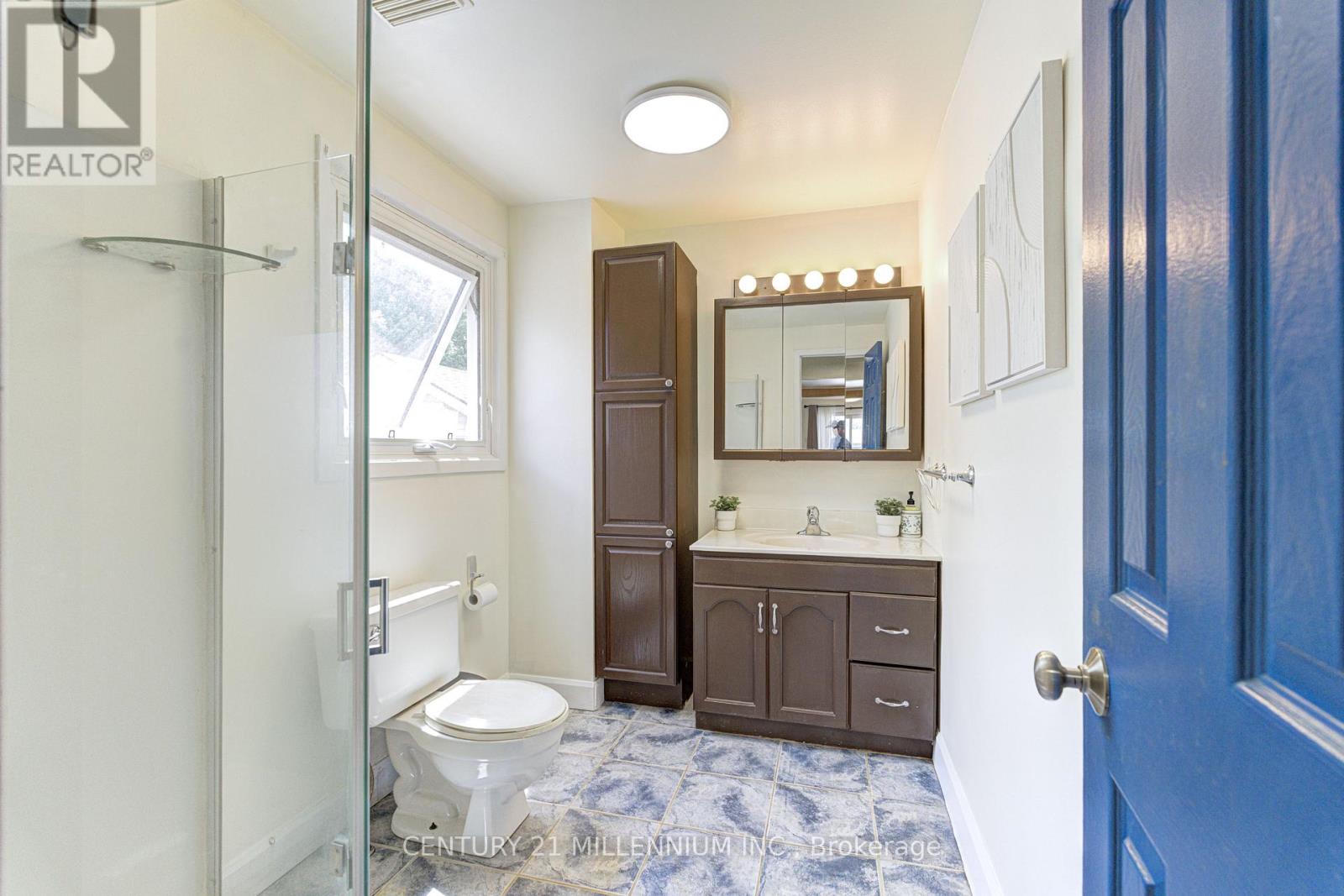 59 LEWIS CRESCENT - 37