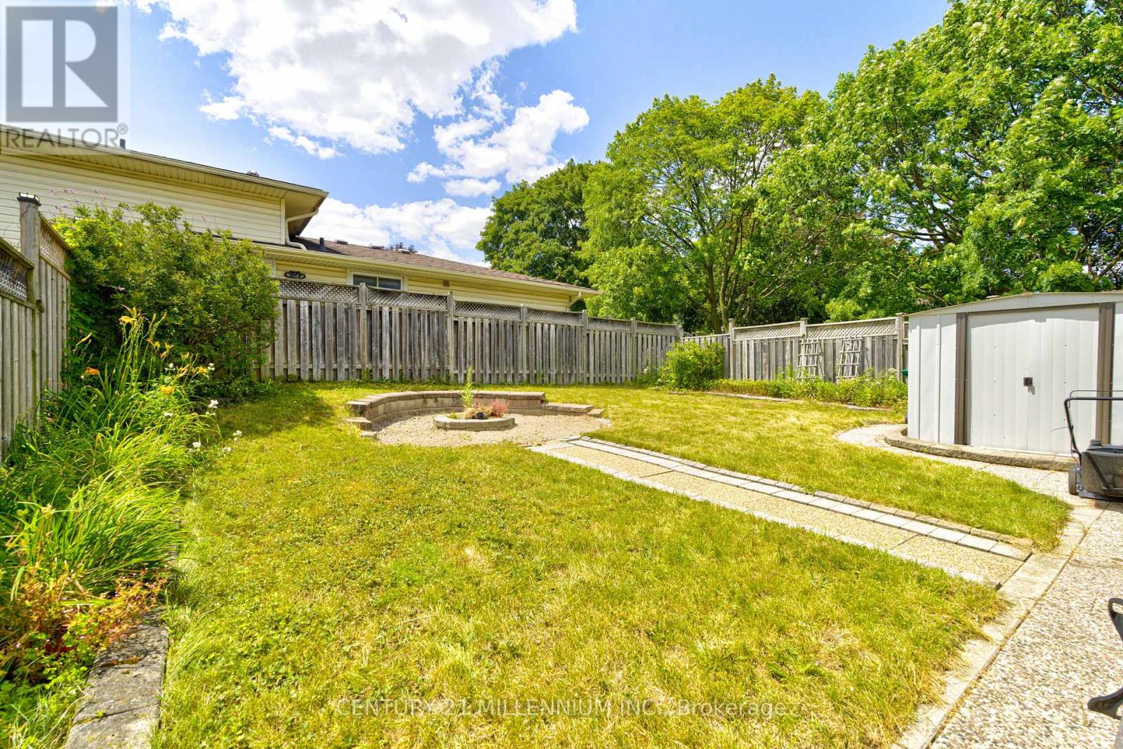 59 LEWIS CRESCENT - 40
