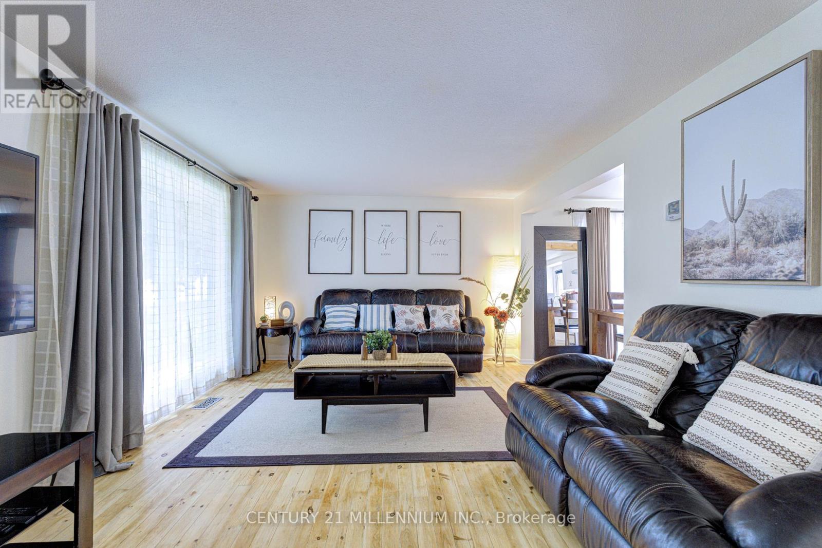 59 LEWIS CRESCENT - 5
