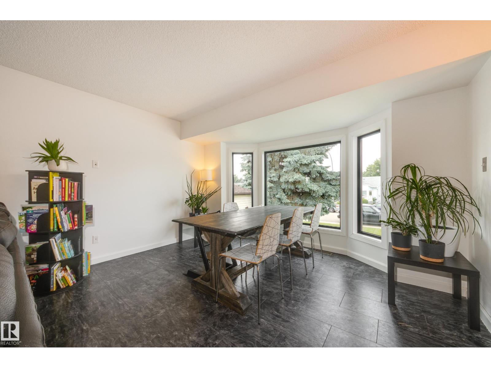1123 48 ST NW, Crawford Plains, Edmonton photo 3