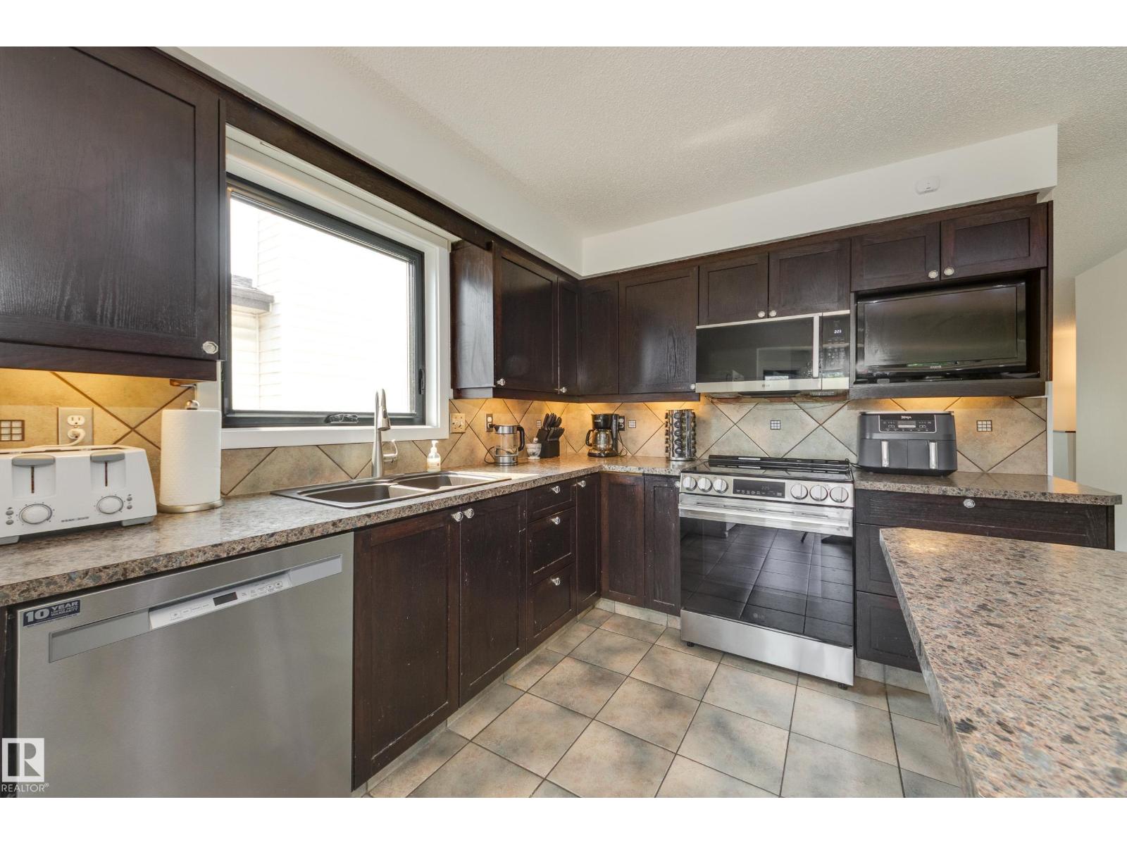 1123 48 ST NW - 11