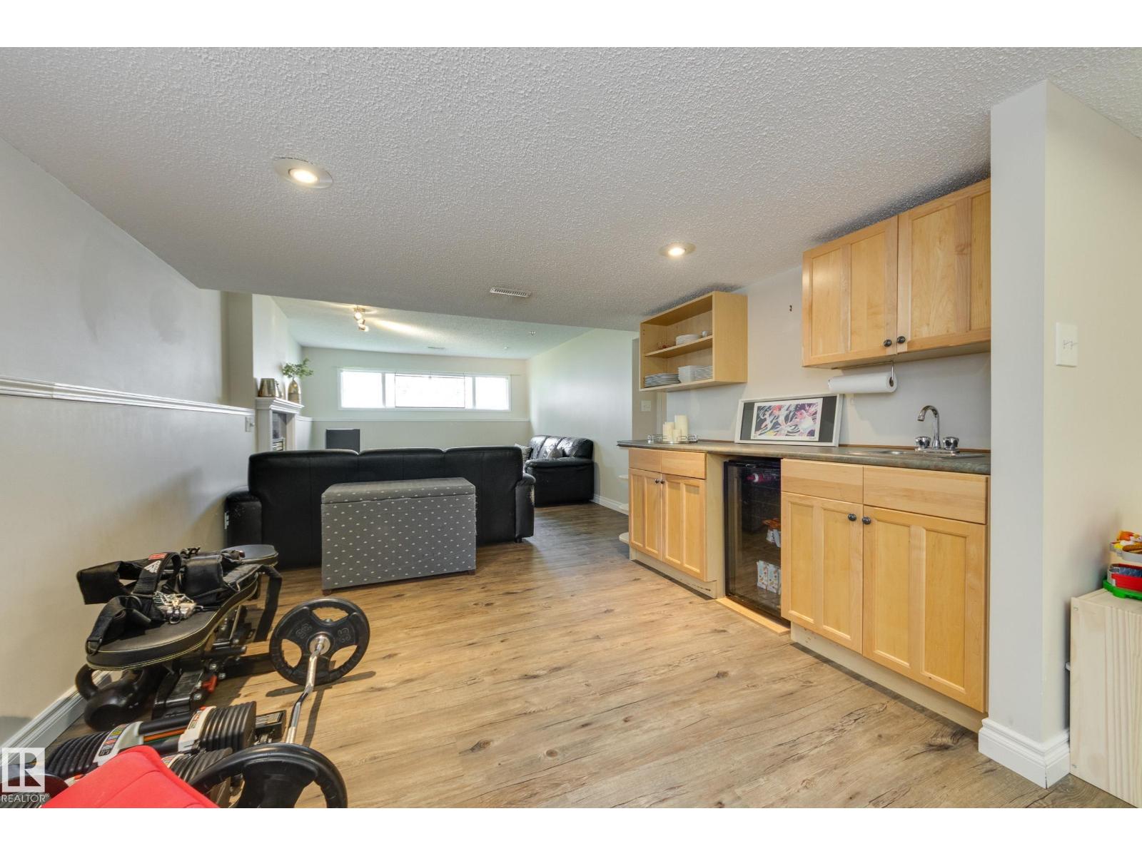 1123 48 ST NW - 30