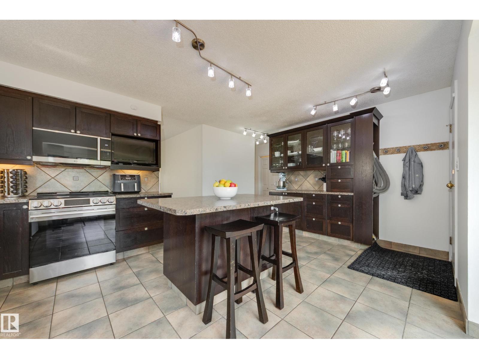1123 48 ST NW - 12