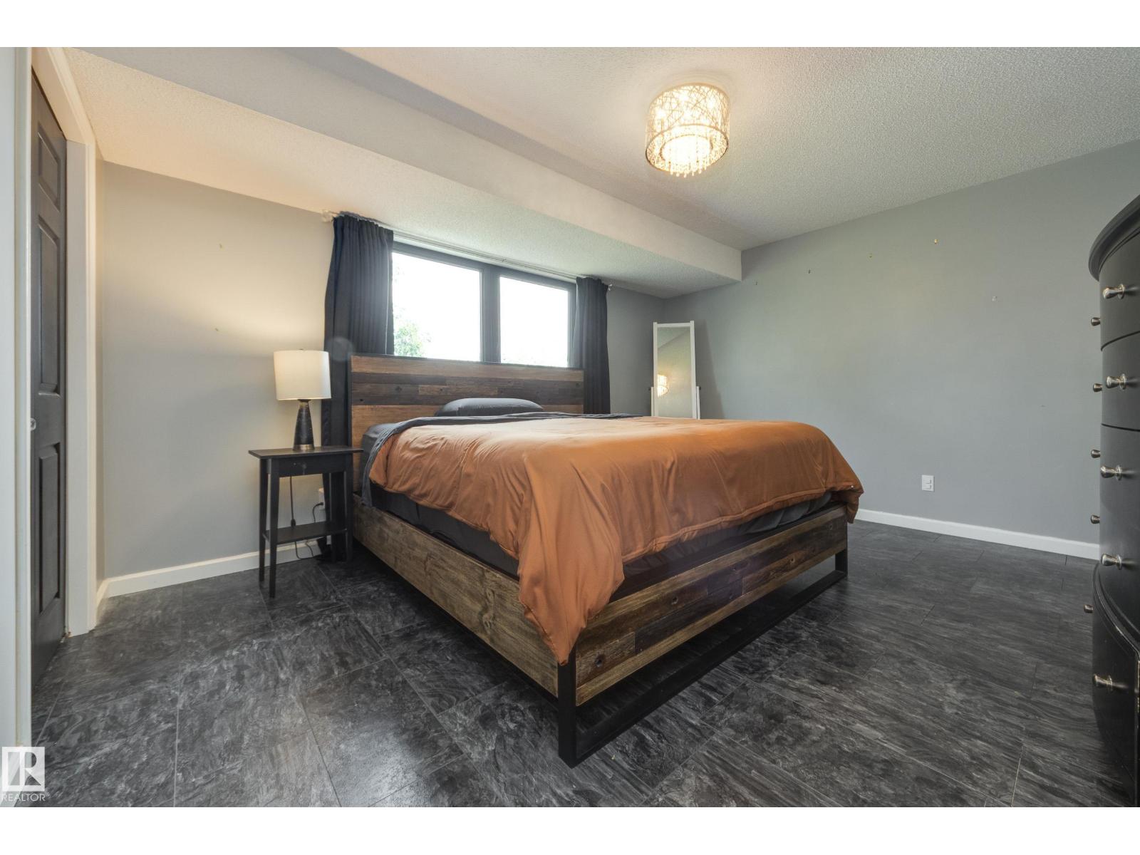 1123 48 ST NW - 15