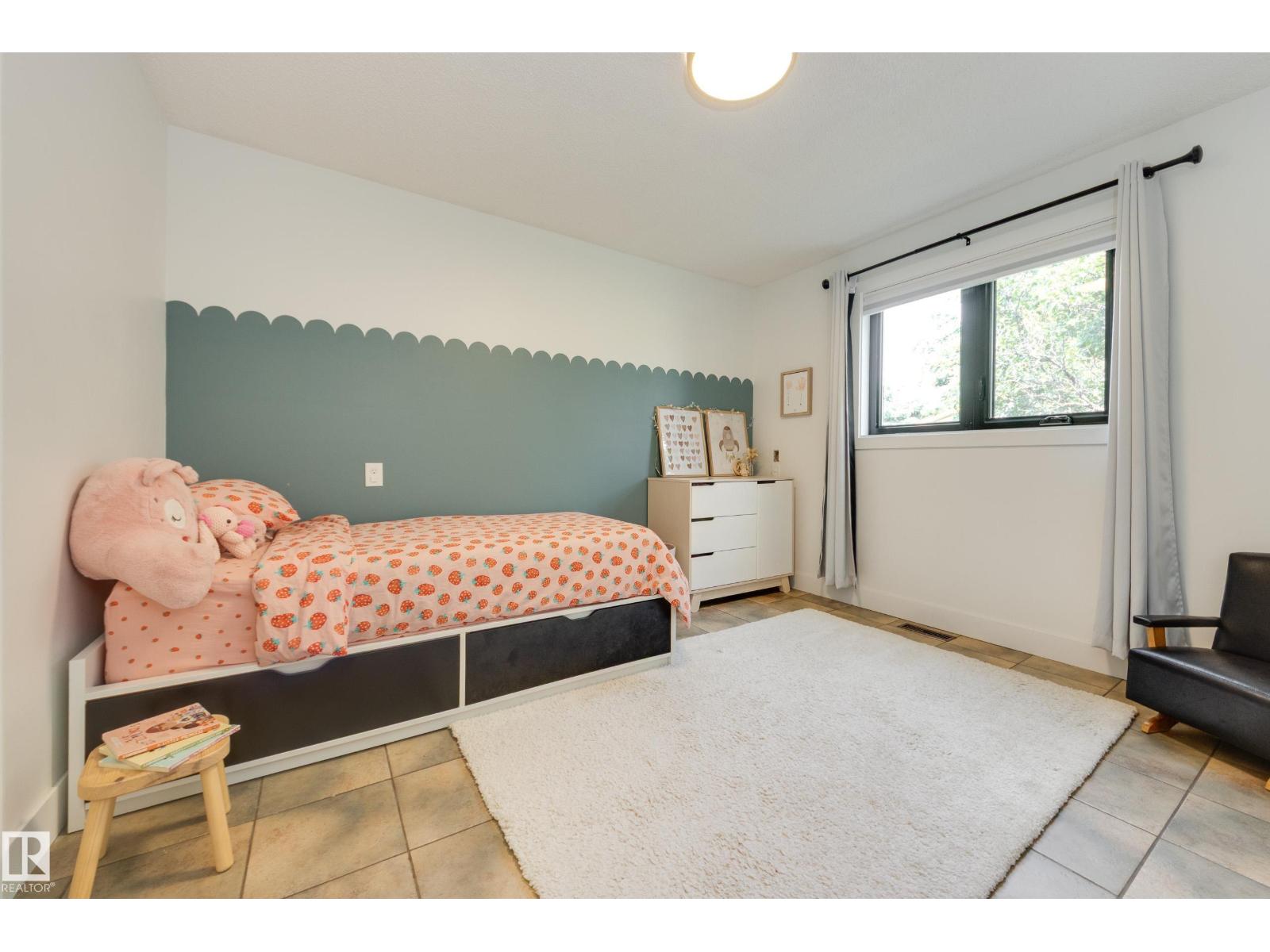 1123 48 ST NW - 18