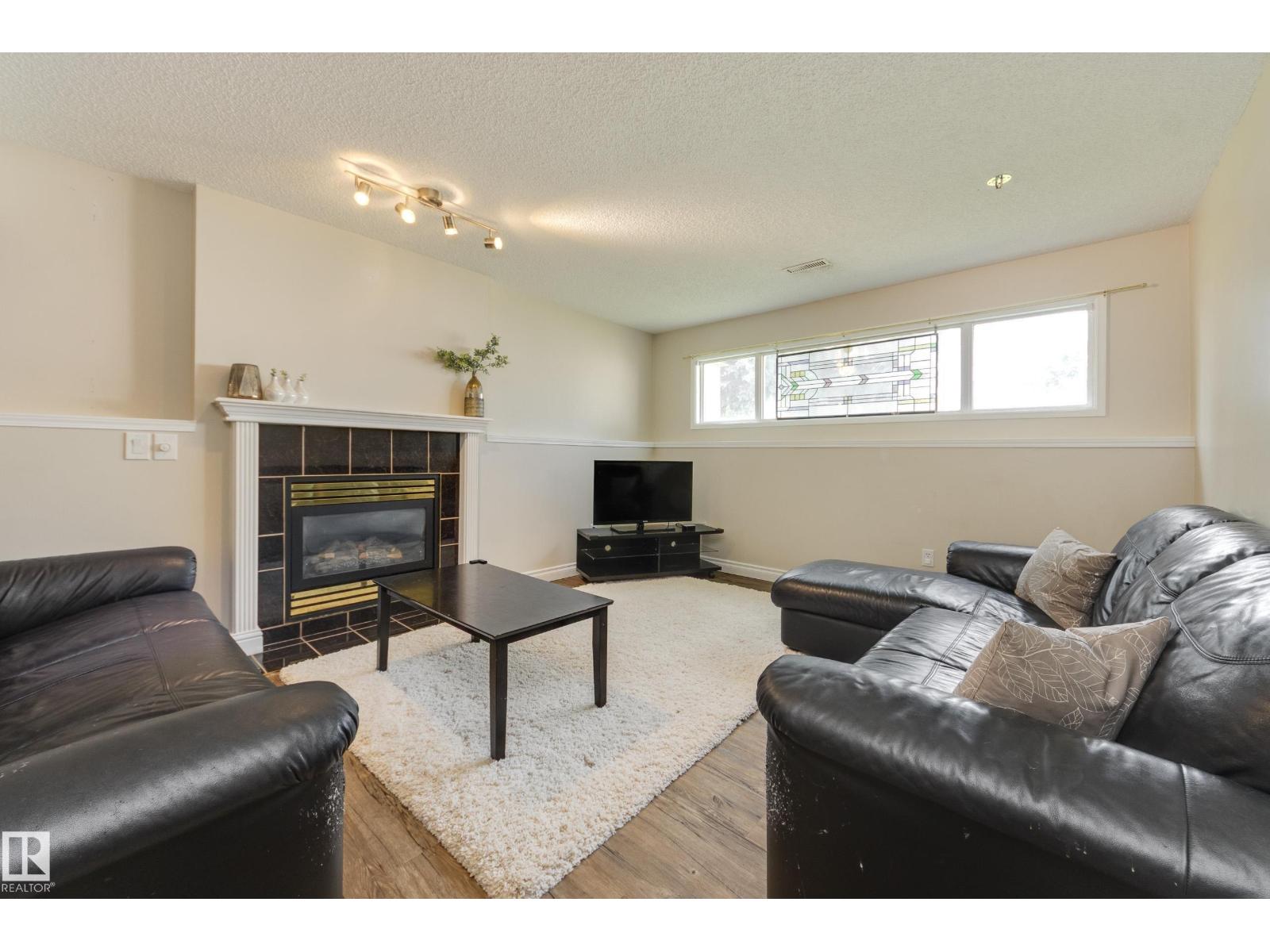 1123 48 ST NW - 25