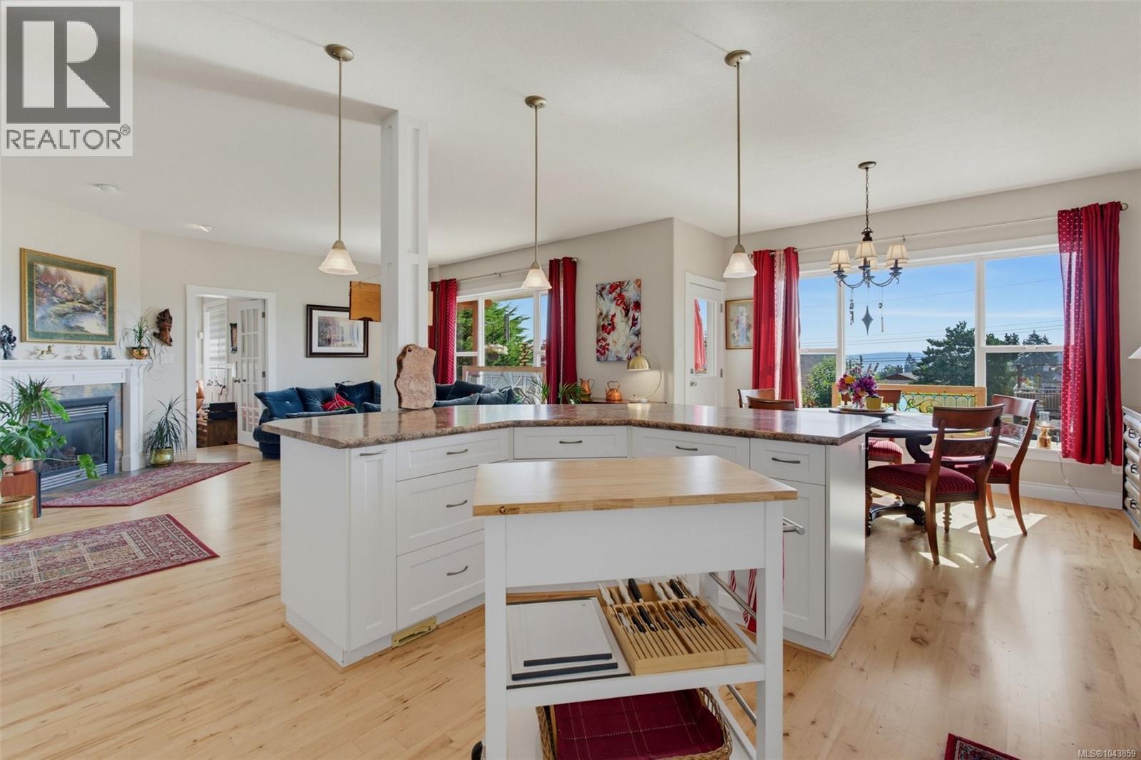 8067 York Ave - 13