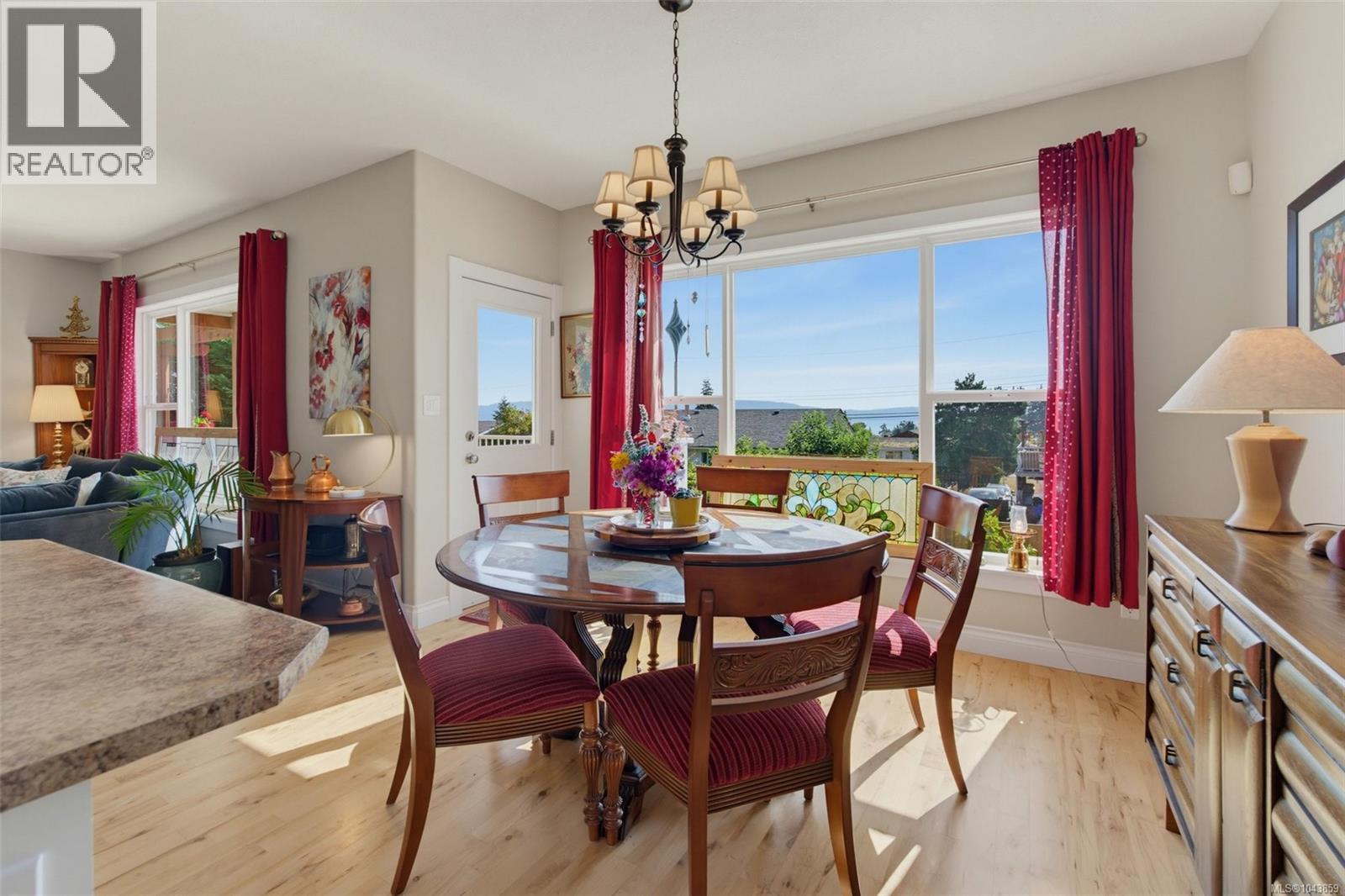 8067 York Ave - 16