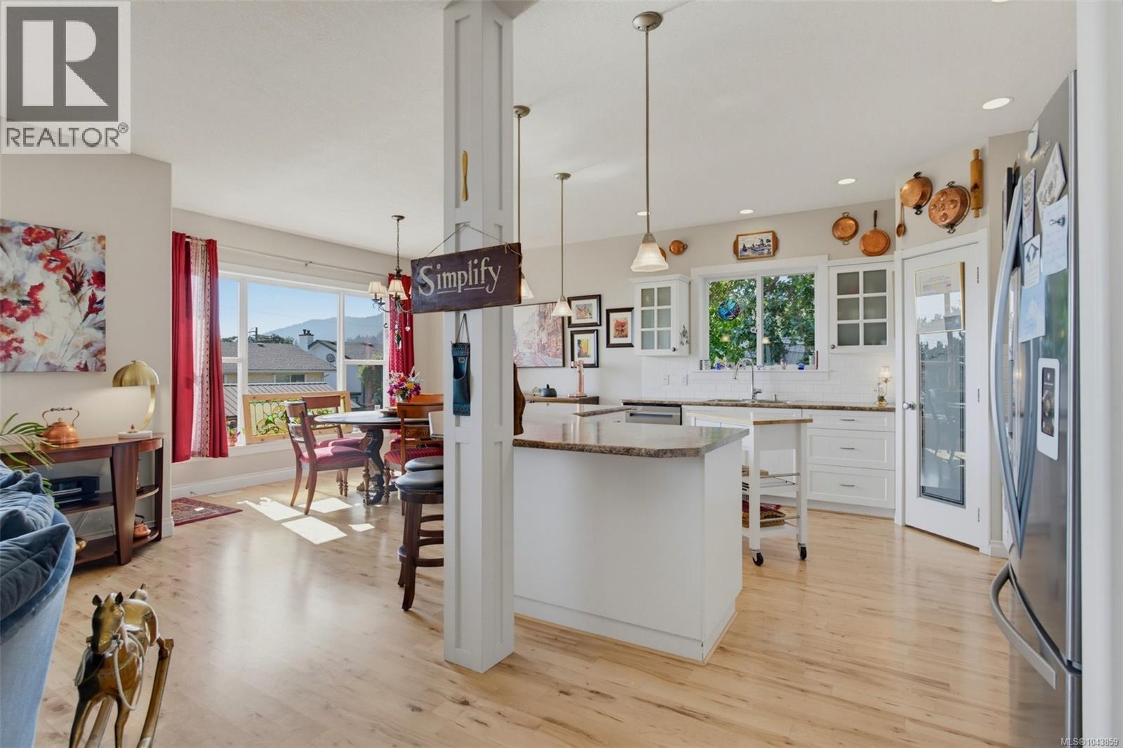 8067 York Ave - 10