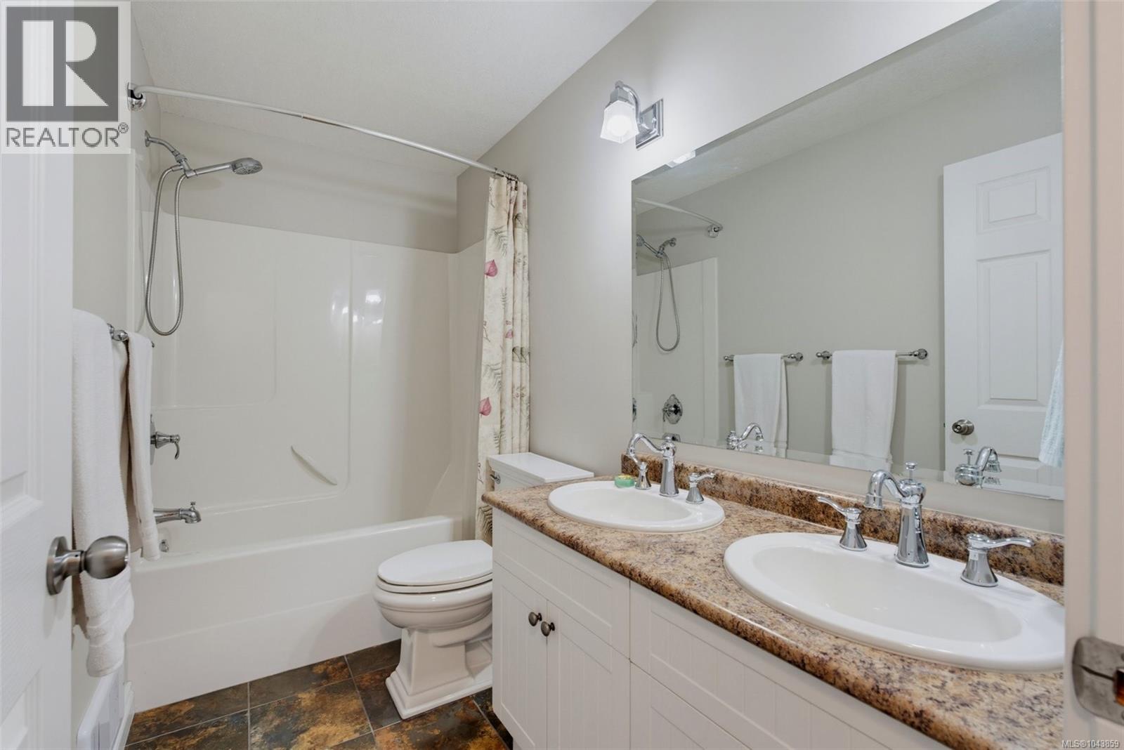 8067 York Ave - 27