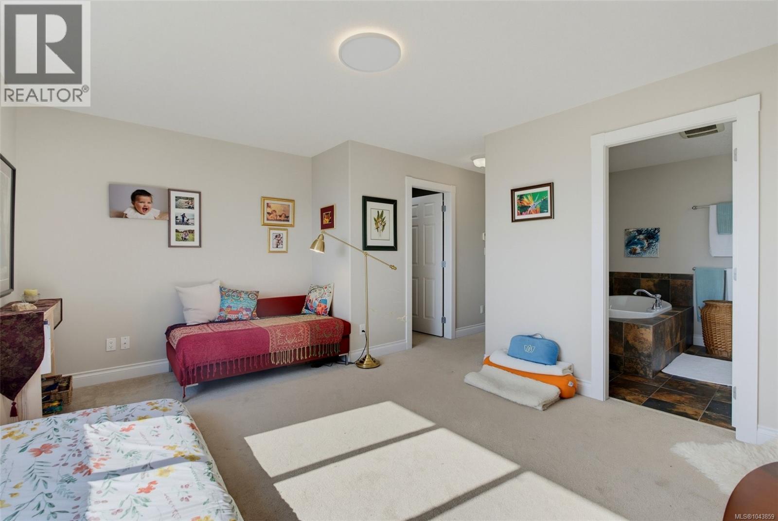 8067 York Ave - 30