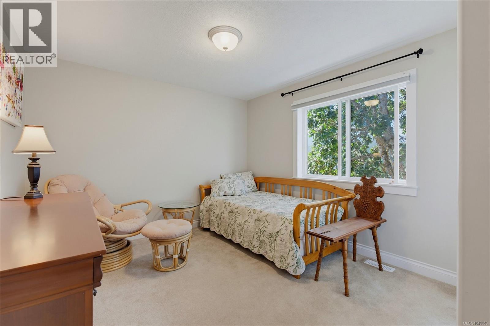 8067 York Ave - 25