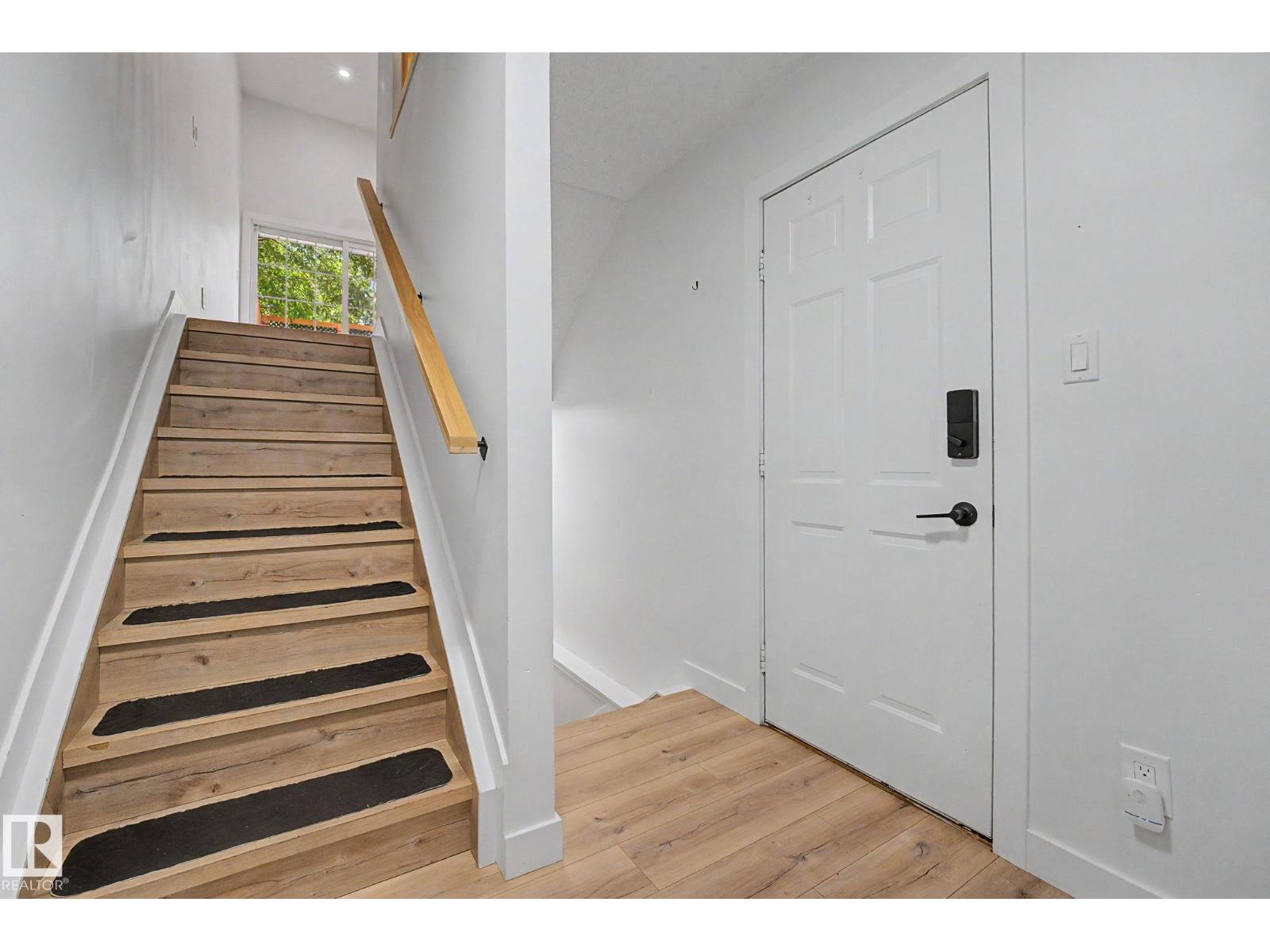 17084 67 AV NW, Callingwood South, Edmonton photo 3