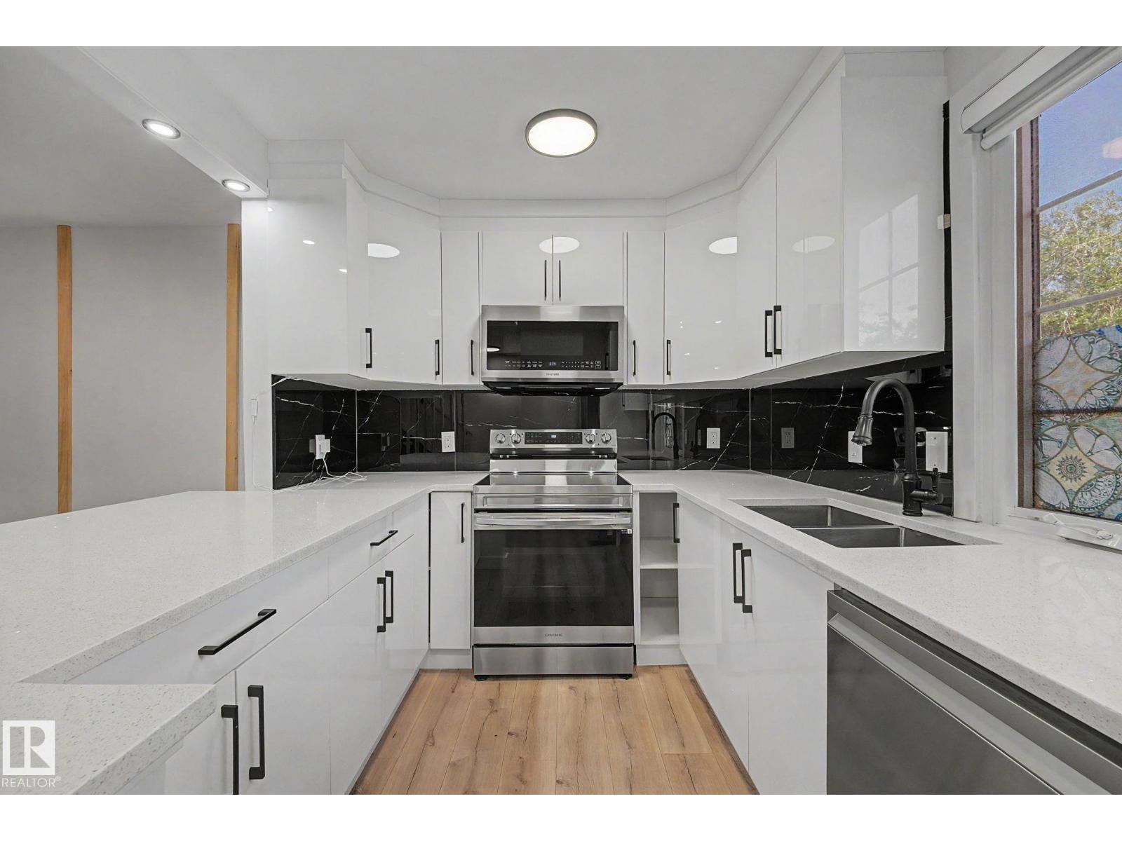 17084 67 AV NW - 12