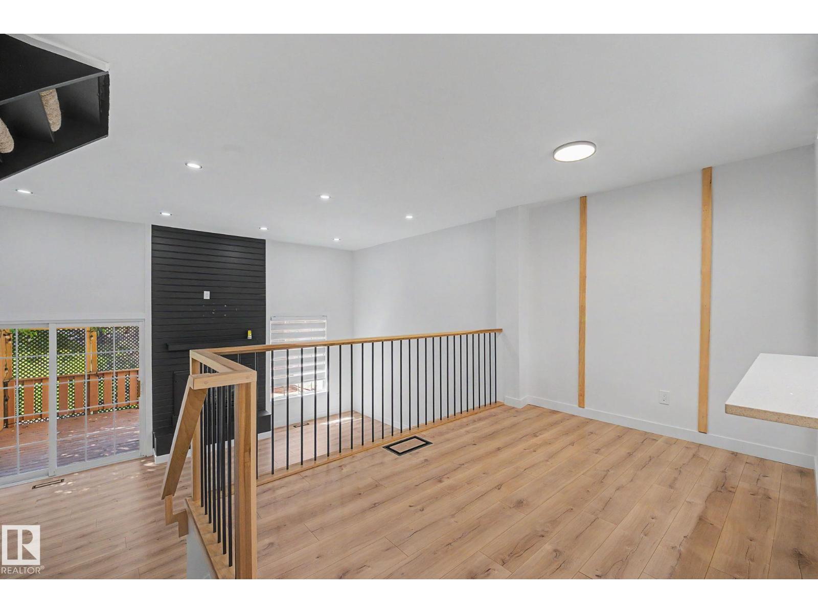 17084 67 AV NW - 9