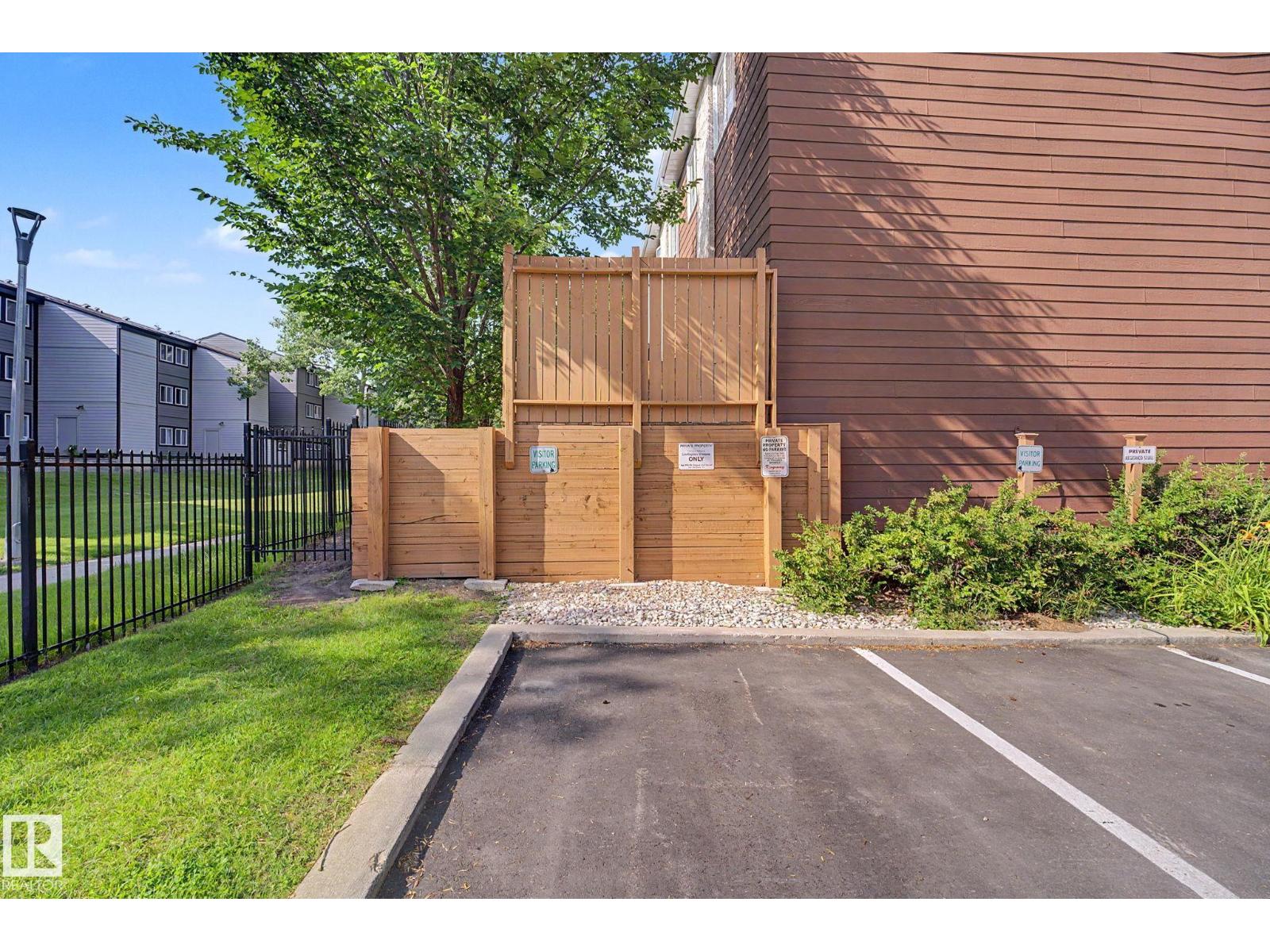 17084 67 AV NW - Image 30