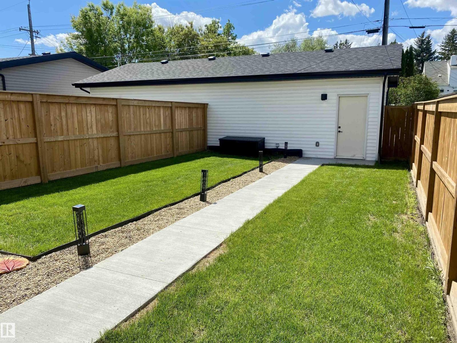 10936 117 ST NW - 50