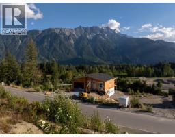 7634 Seven O'clock Drive, Pemberton, BC V0N2L3 Photo 16