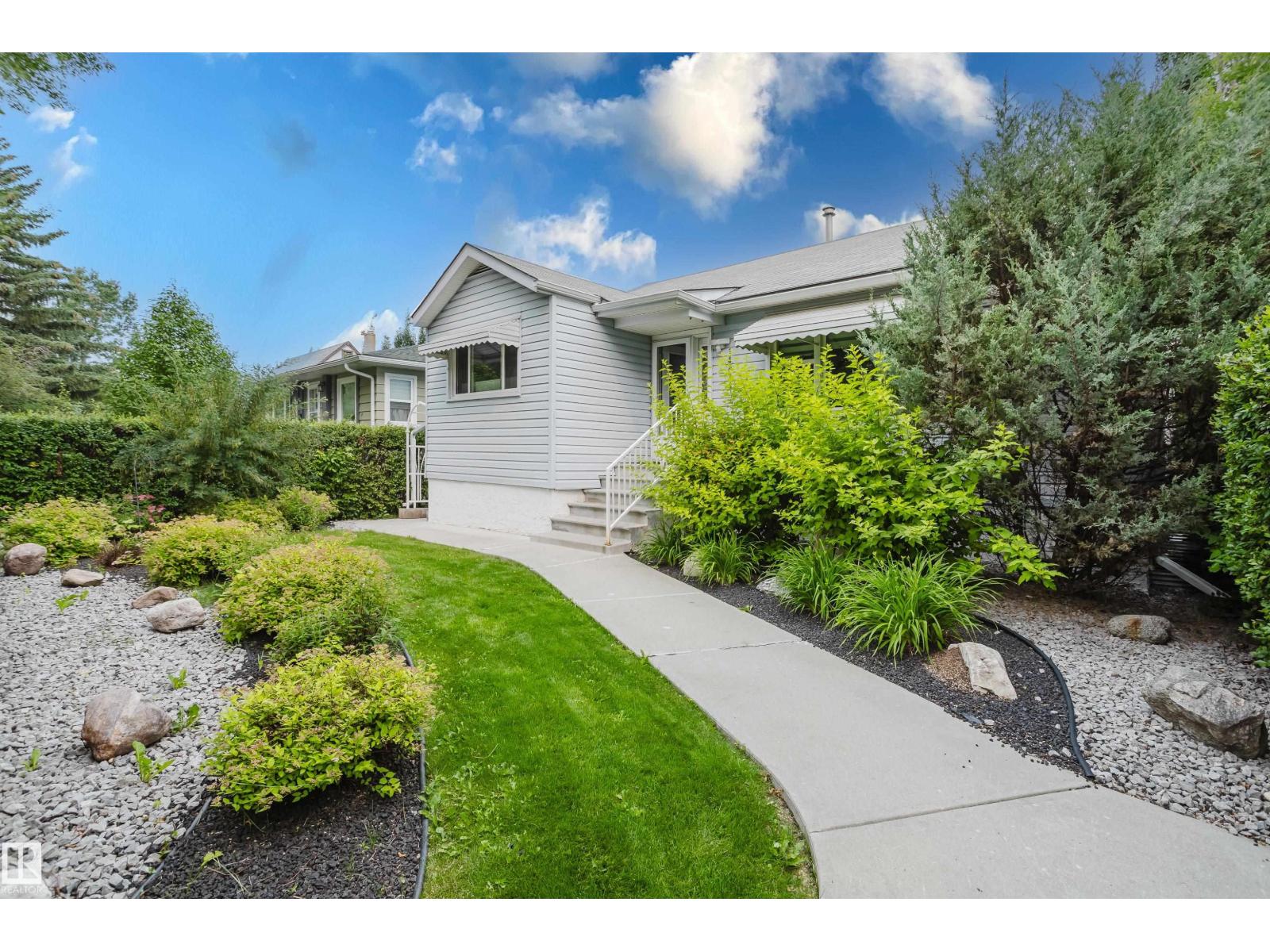 14814 104 AV NW, Grovenor, Edmonton photo 1