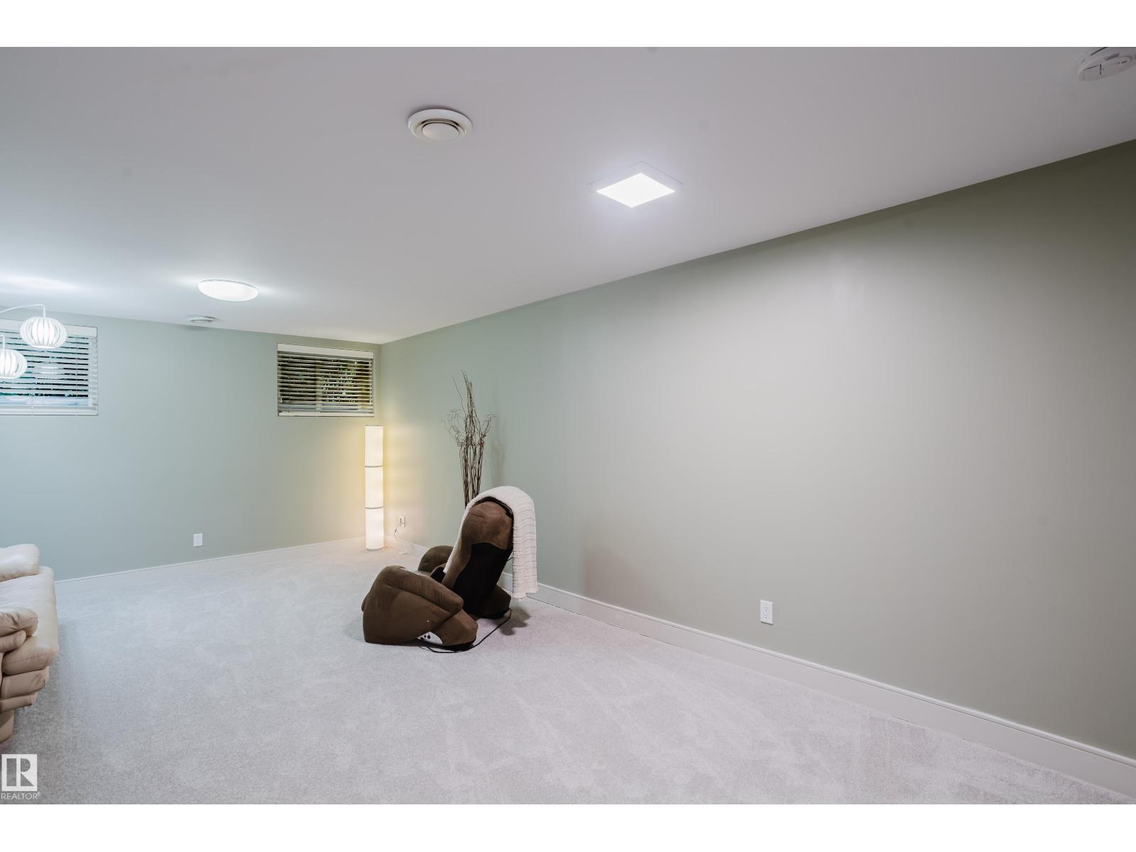 14814 104 AV NW - Image 24