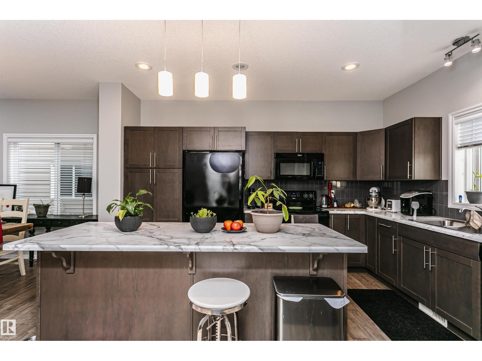 21931 91 AV NW, Rosenthal (Edmonton), Edmonton photo 3