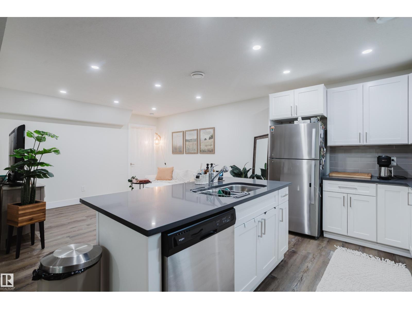 11455 111A AV NW - 34