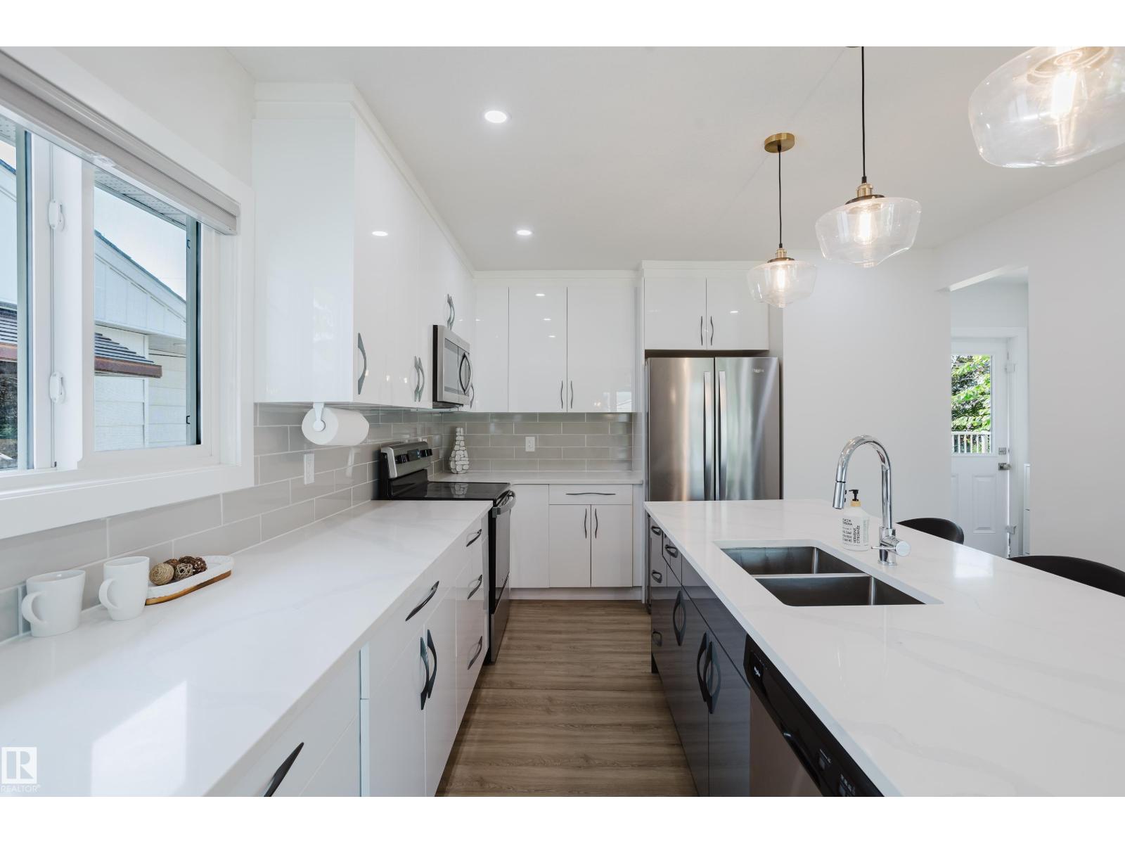 11455 111A AV NW - Image 15