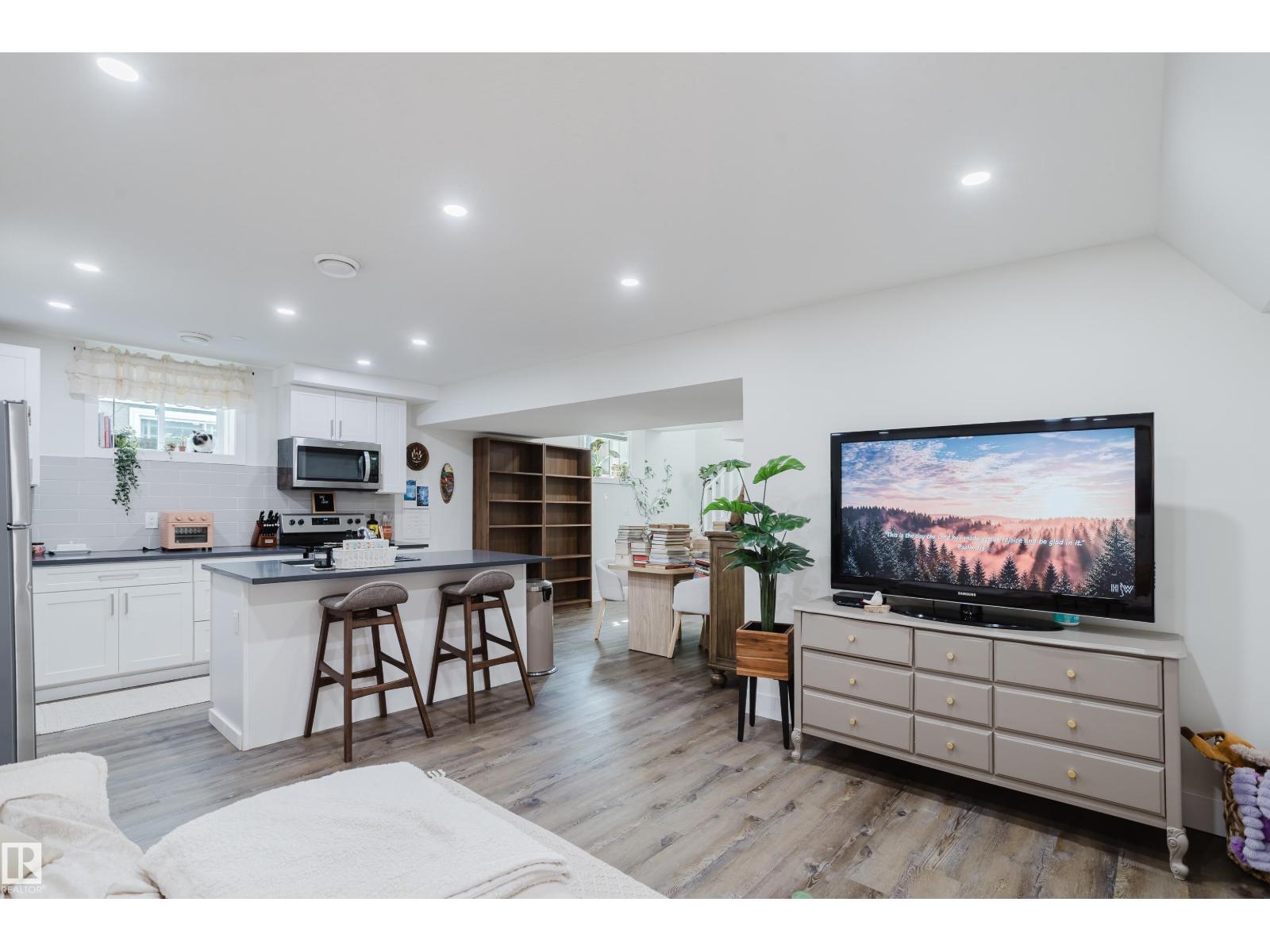 11455 111A AV NW - Image 44
