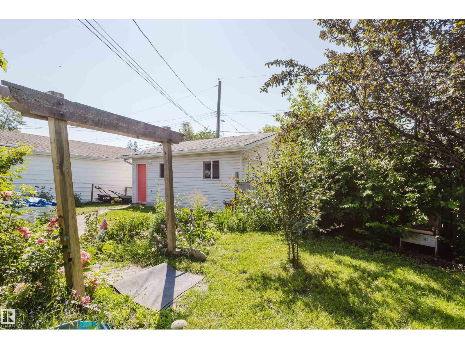 11455 111A AV NW - 60