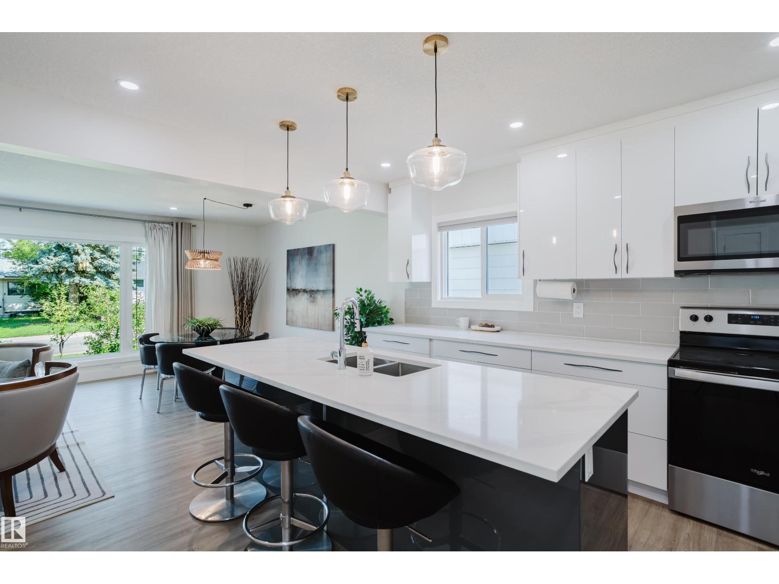 11455 111A AV NW - Image 11