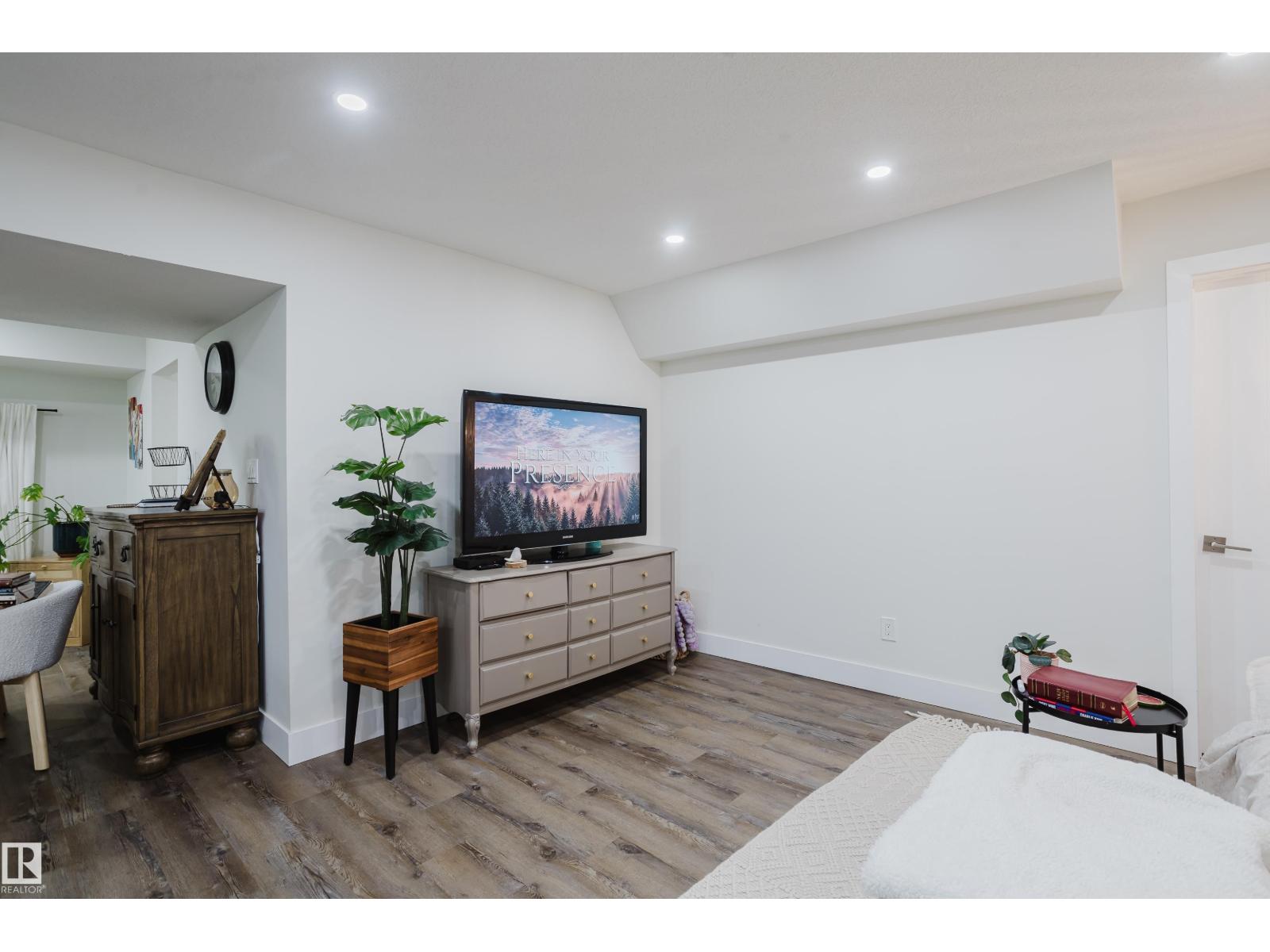 11455 111A AV NW - Image 46