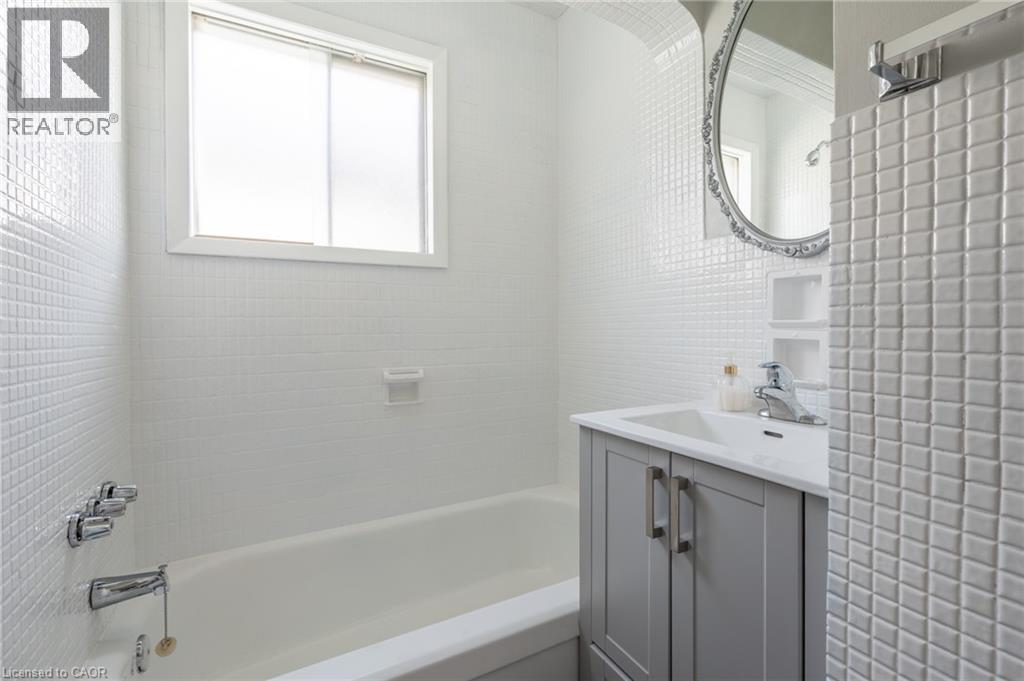 156 ADELINE Avenue - 16