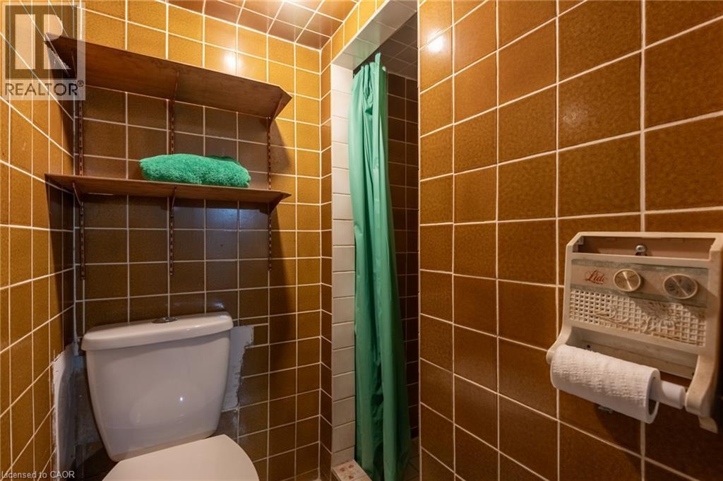 156 ADELINE Avenue - 25