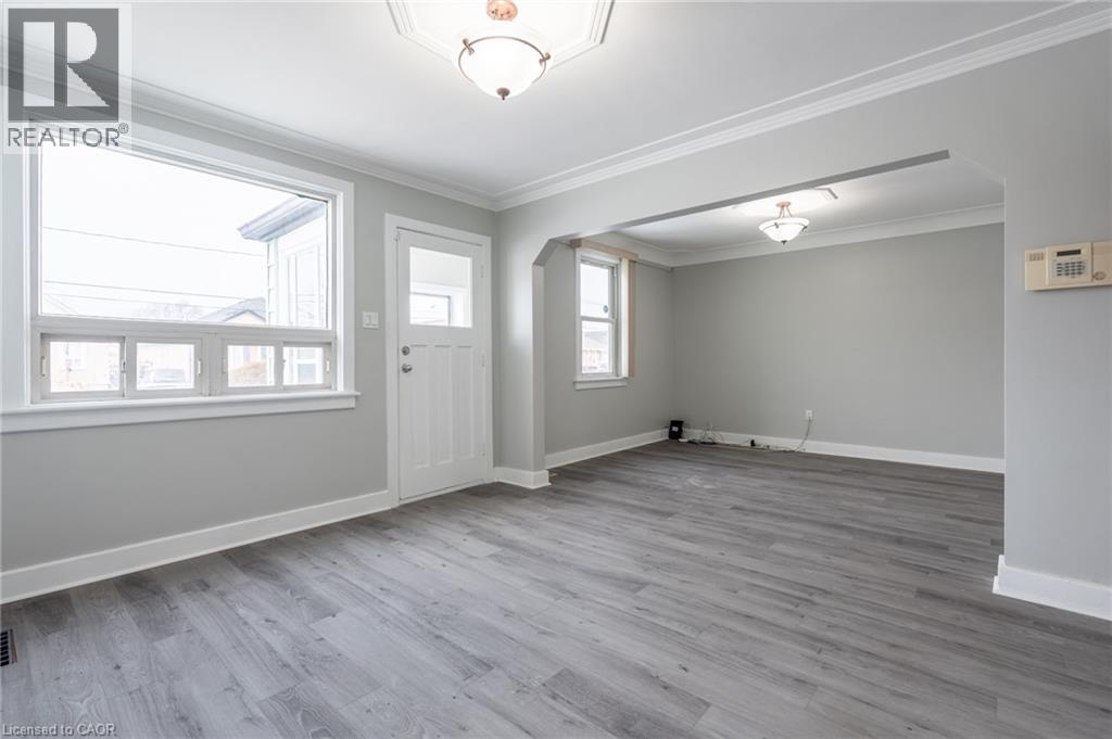 156 ADELINE Avenue - 5