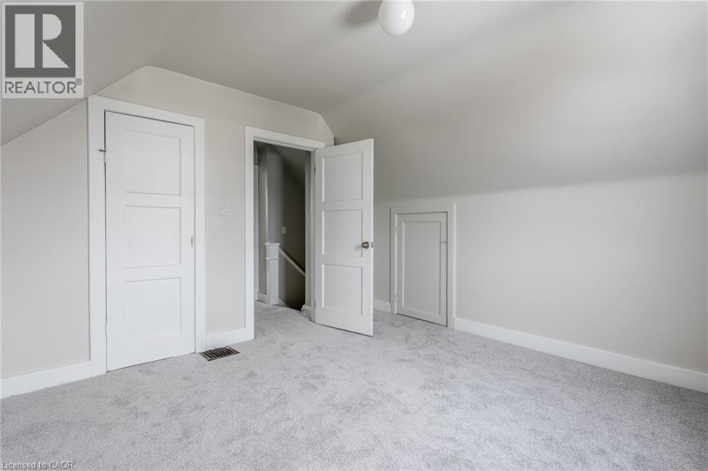 156 ADELINE Avenue - 18